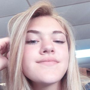 Meet your Posher, Ella